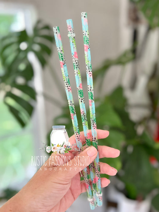 11” Colored Tropical Straw